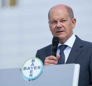 German Chancellor Olaf Scholz at the topping-out ceremony for Bayer's new pharmaceutical production facility in Leverkusen [Credit: Bayer AG].