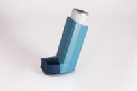 Single steroid-bronchodilator treatment improves persistent asthma